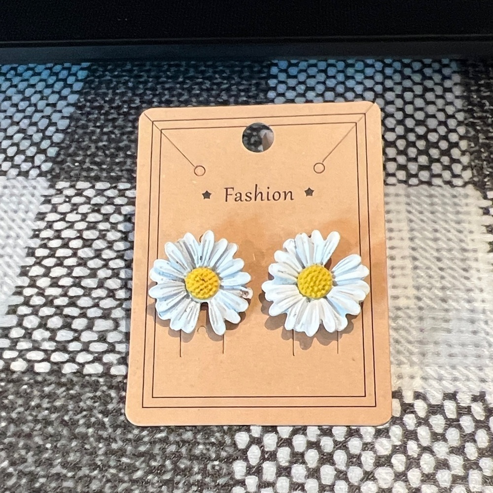 Daisy Flower Earrings